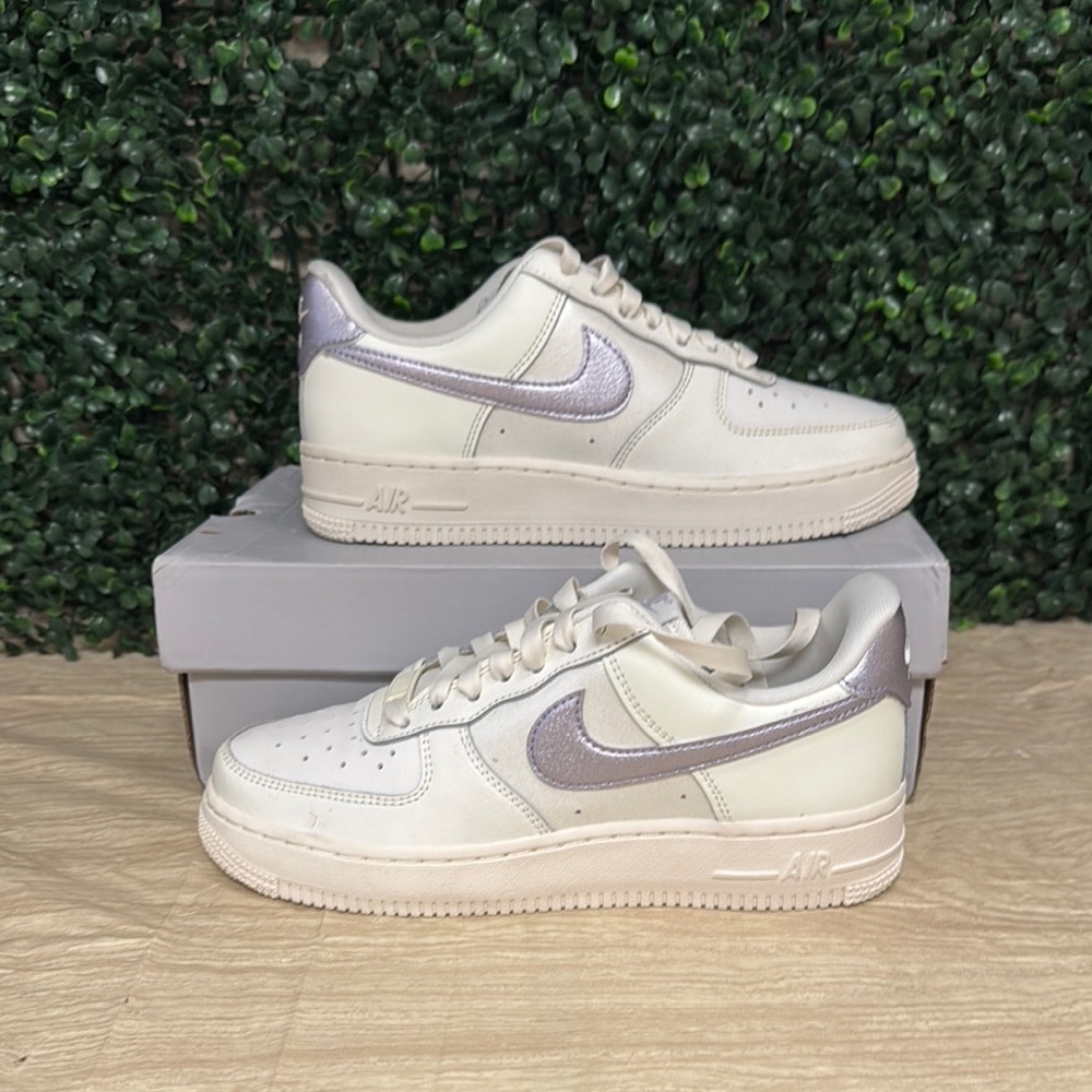 NIKE AIR FORCE 1 '07 ESSENTIALS LIFESTYLE - W6.5